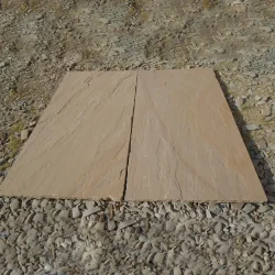 L-YELLOW-SLABS-NATURAL-TOPCALIBRATED-BOTTOM-HAND-CUT-EDGES